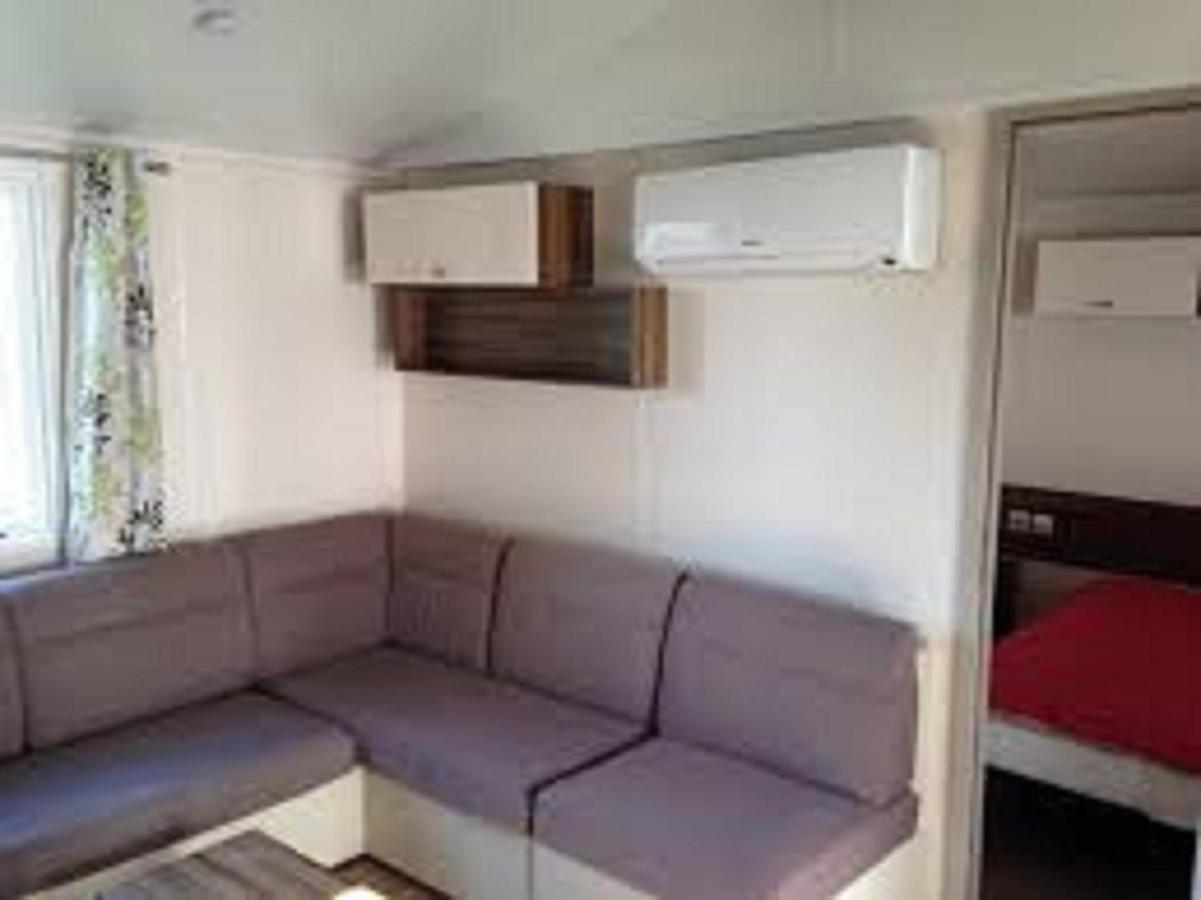 Mobil Home Gastes Buitenkant foto
